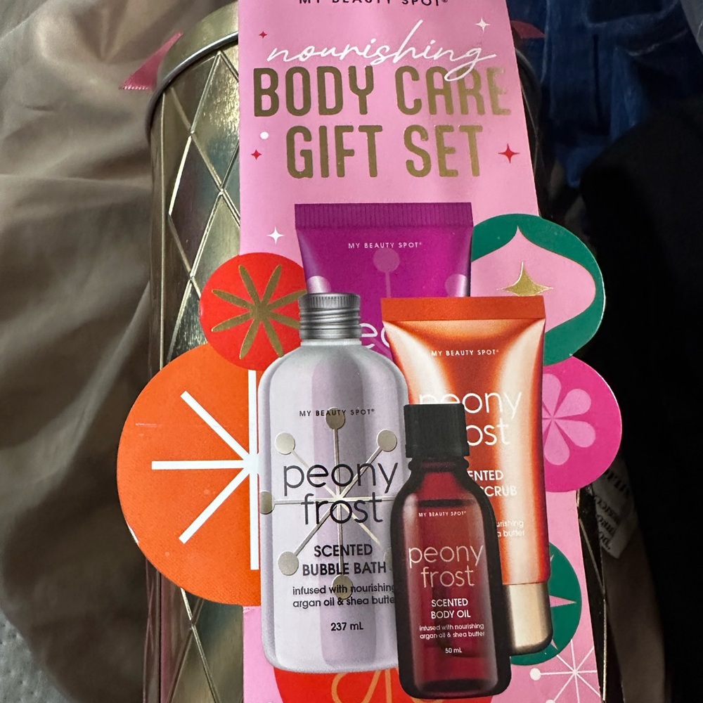 Peony Frost Body Care Gift Set - Pink and Orange